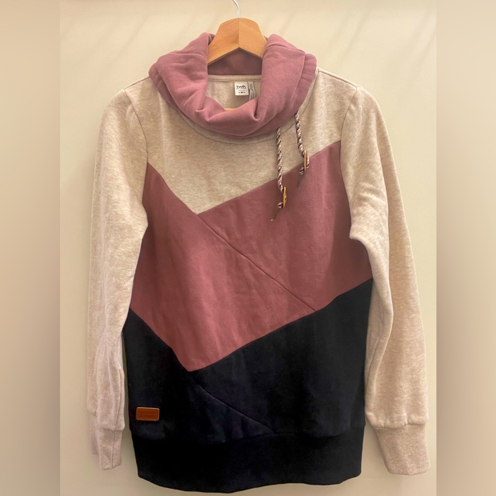 Twik Par Simons Colorblock Cowl Neck Sweatshirt